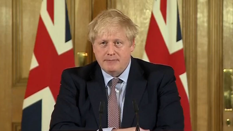 Boris Johnson: Yoğun bakım üniteleri çok büyük risk altında