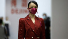 Çin’de corona virüs salgını sonrası Çin Moda Haftası başladı