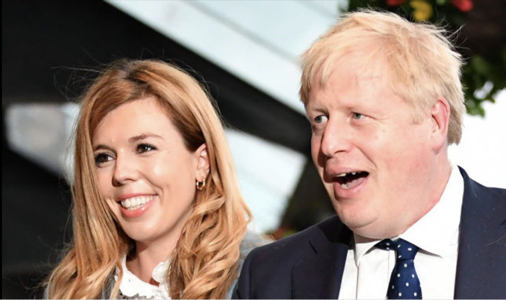 İngiltere Başbakanı Johnson’ın oğluna ‘hayatını kurtaran’ doktorların ismi verildi