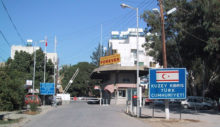 Polisin uyarısına rağmen sınırı geçti