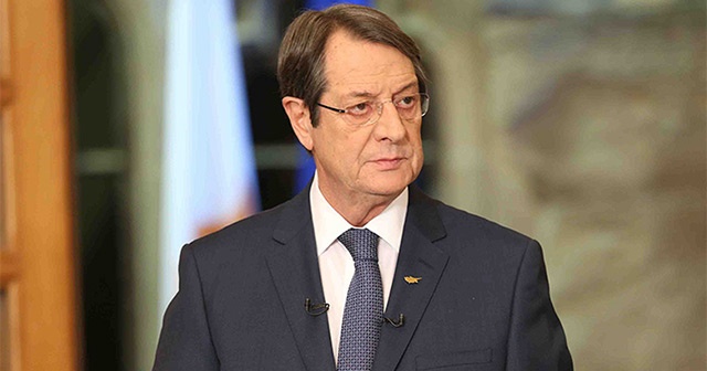 Anastasiadis, İngiltere Kralı Charles ile görüştü
