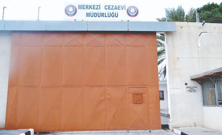 KTAMS, KAMUSEN ve Kamu-İş, Merkezi Cezaevi’nde tam gün uyarı grevinde