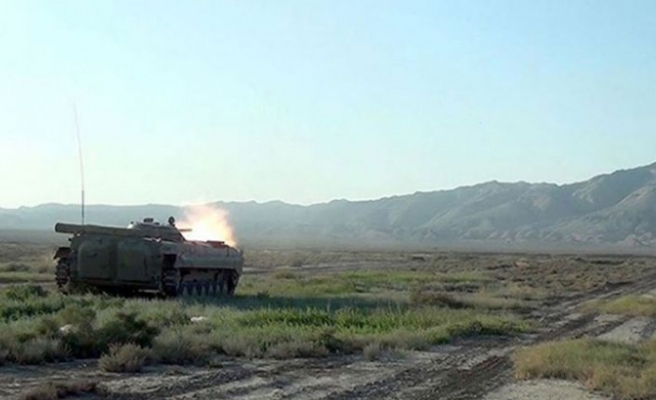 ermeniztan_gece_boyunca_sivillere_saldirdi_h97721_c4bb3