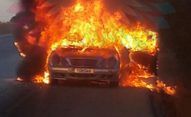 lefkosa_magusa_ana_yolunda_arac_yangini_h97405_c42dc