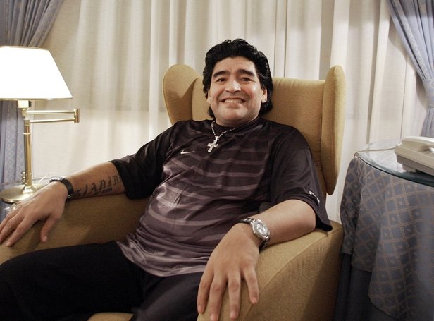 0x0-maradona-oldu-mu-diego-maradona-kimdir-kac-yasinda-ve-neden-oldu-1606322180814