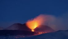 Etna Yanardağı yeniden faaliyete geçti
