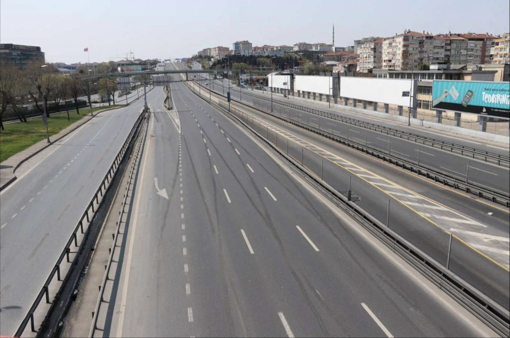 Türkiye genelinde 80 saat sürece sokağa çıkma yasağı başladı