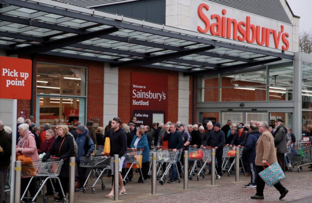 İngiliz süpermarket zinciri Sainsbury’s, bazı ürünlerin bitebileceği uyarısında bulundu