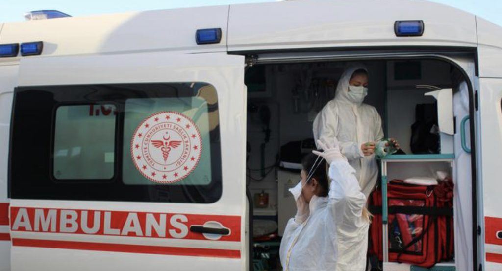 Türkiye’de her 10 koronavirüs hastasından 1’i sağlık çalışanı