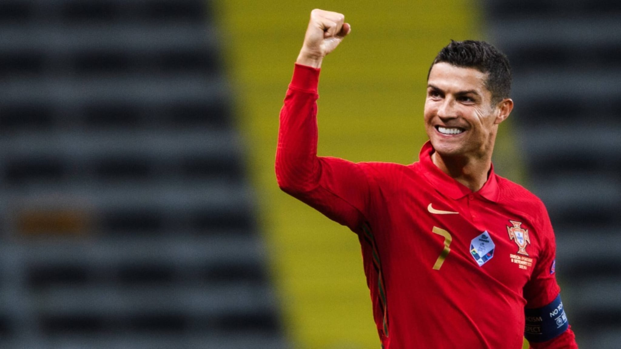 Yüzyılın futbolcusu Ronaldo seçildi