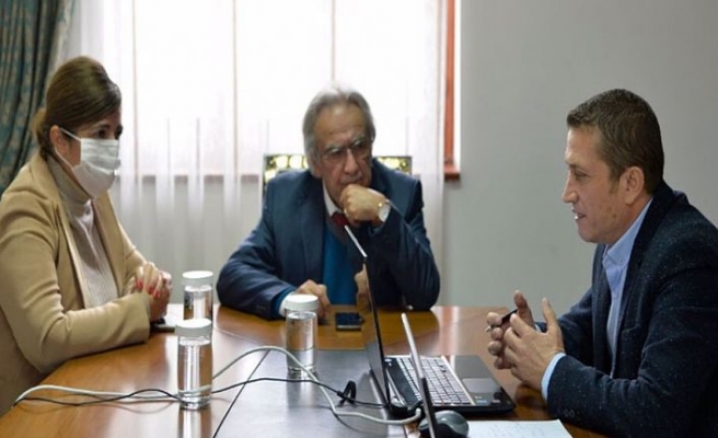 yurtdisi-kibrisli-turkler-komitesi-ilk-toplantisini-yapti_487d3