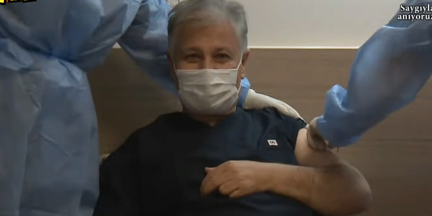 İlk aşılar Cumhurbaşkanı, Başbakan ve Sağlık Bakanı’na yapıldı