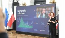 Polonya, iki doz koronavirüs aşısı olanları karantinadan muaf tuttu