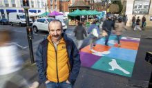 Kuzey Londra’daki yaya geçidinde Alevilik inancının sembolleri sergileniyor