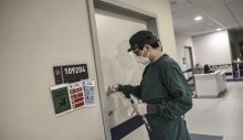 Türkiye’de mutasyonlu koronavirüs hastalarının tedavisi özel odalarda yapılıyor