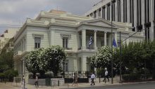 Yunanistan, 5+BM görüşmelerini memnuniyetle karşıladı