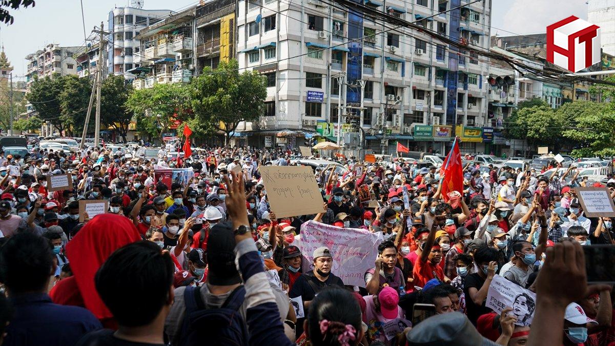 myanmarda-darbe-karsiti-protestolar-ucuncu-gununde-hHjps8y3