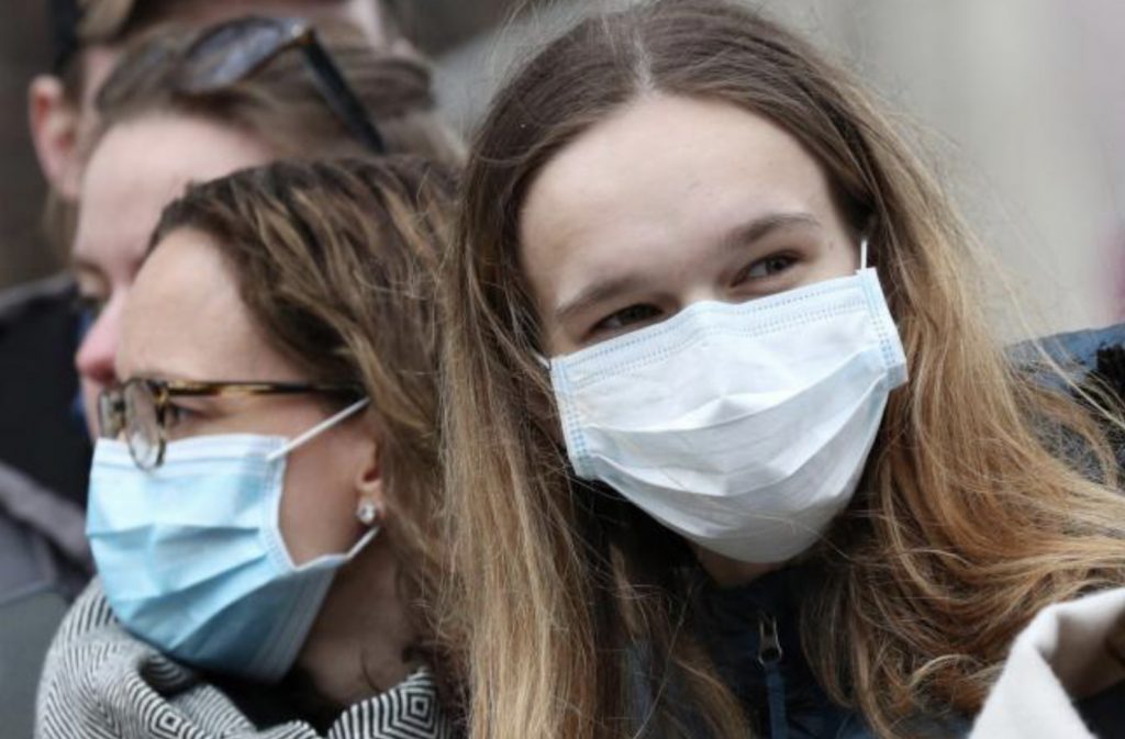 Almanya’da maske skandalı! İki milletvekili istifa etti