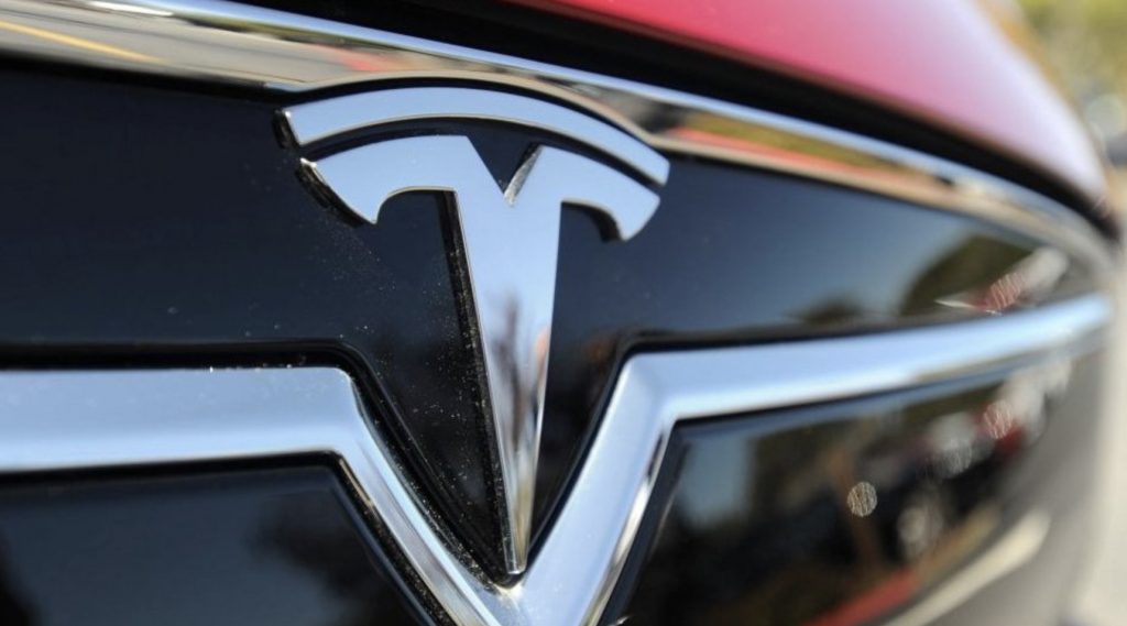 Çip krizi Tesla’yı vurdu: Üretime ara verildi