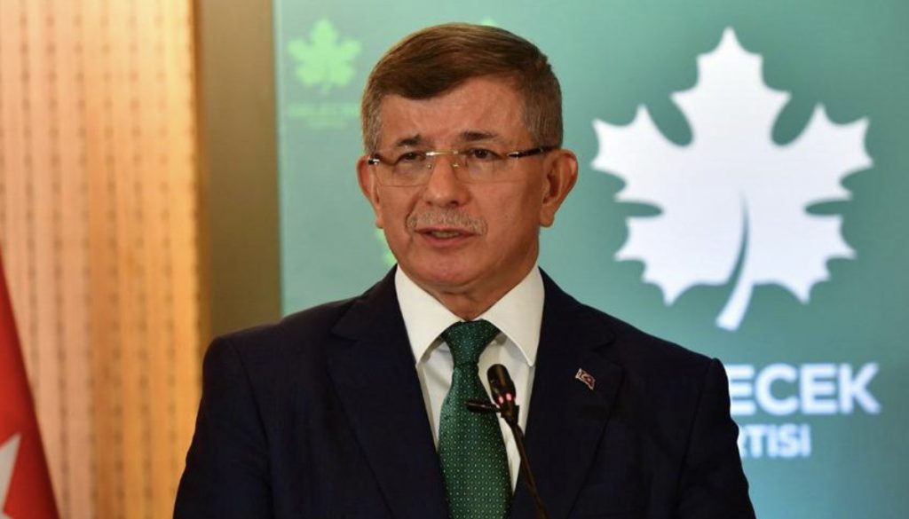 Ahmet Davutoğlu’ndan ‘parti kapatma’ yorumu