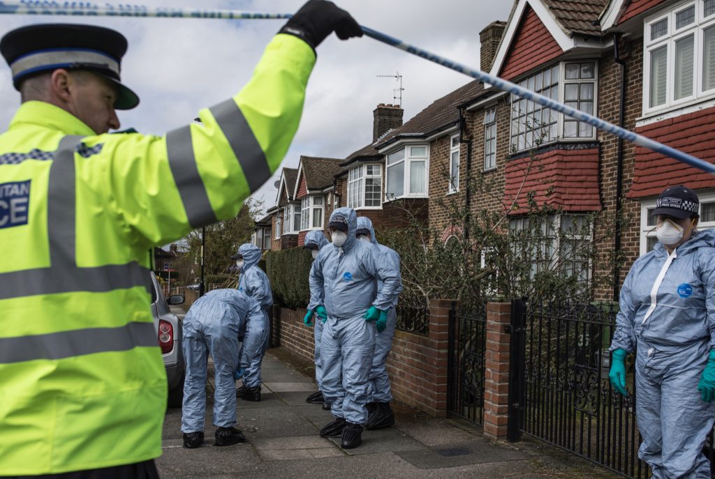 Londra’da 17 yaşındaki bir çocuk güpegündüz bıçaklandı