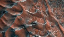 Mars’ta buzla kaplı kum tepeleri görüntülendi