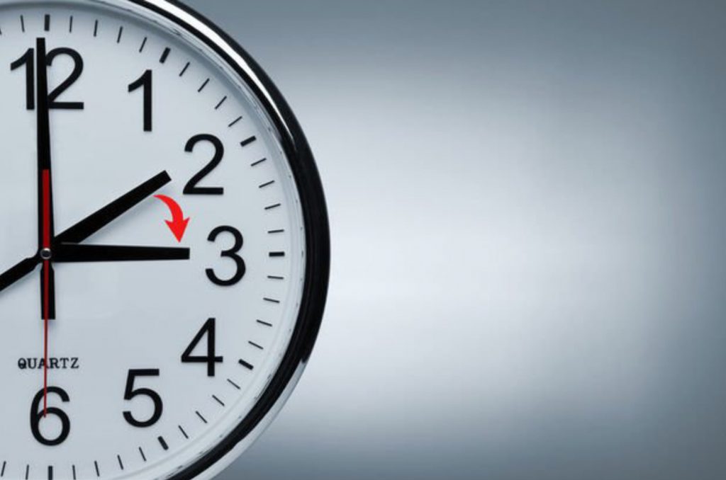 Yaz saati uygulaması Pazar günü başlıyor