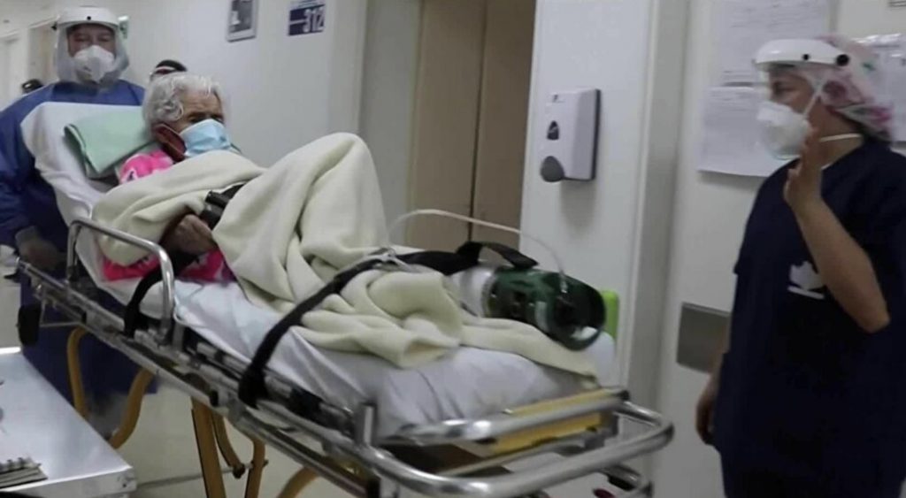 Kolombiya’da Kovid-19’a karşı ikinci kez galip gelen 104 yaşındaki kadın taburcu oldu