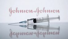 Johnson and Johnson, 12-17 yaş aralığında aşı denemesine başladı