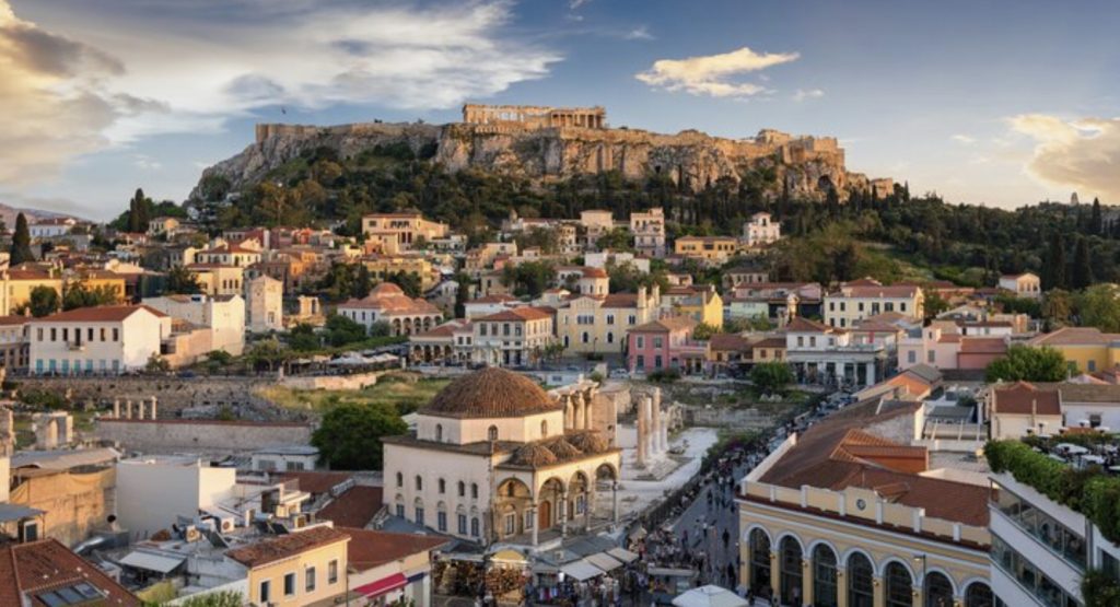 Yunanistan turizme kapılarını açtı
