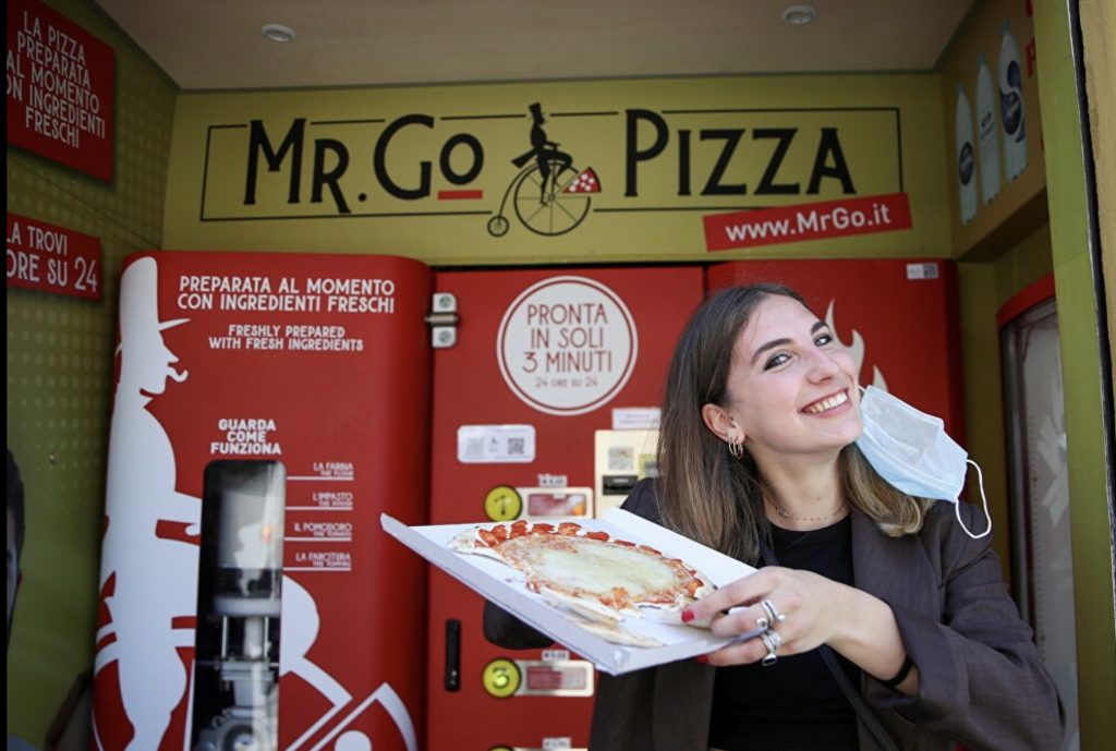 Roma’da taze pizza otomatı: 3 dakikada sıcak pizza veriyor