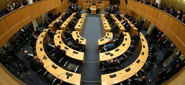 Rum meclisinden Türkiye’yi “kınama” kararı!