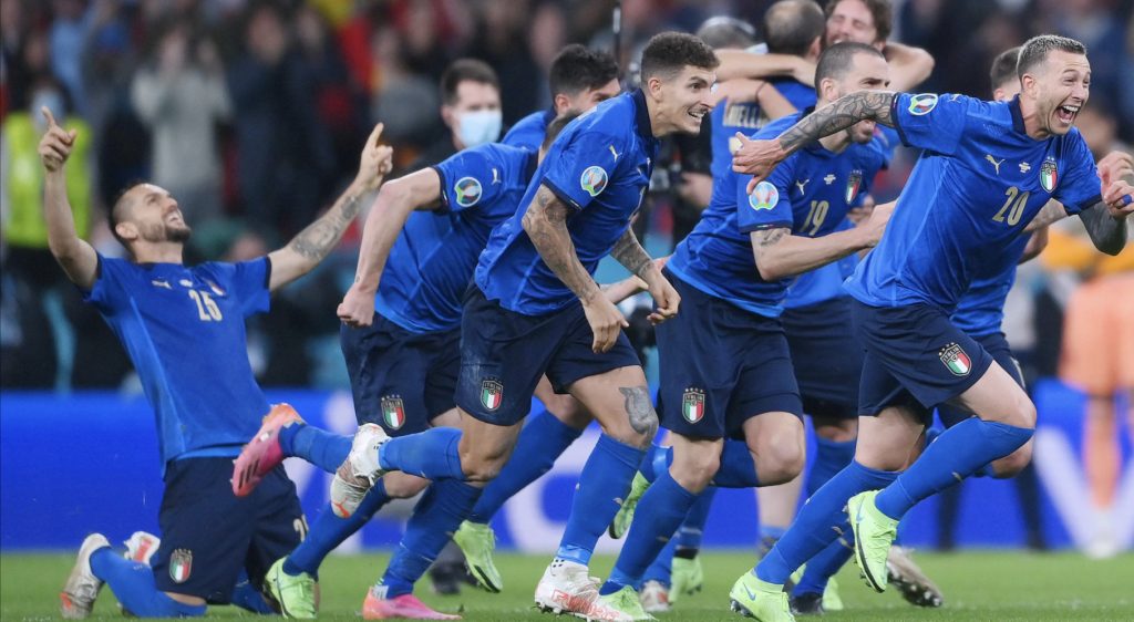 EURO 2020’de şampiyon İtalya: İngiltere’yi penaltılarla 3-2 yendi