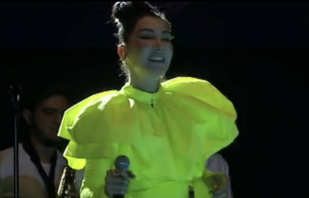 Kuzey Kıbrıs Kültür ve Spor Festivali’nde Hande Yener konser verdi