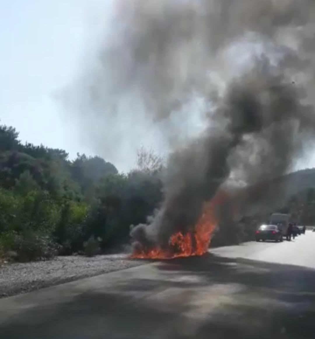 Girne-Lefkoşa Yolunda Yangın…