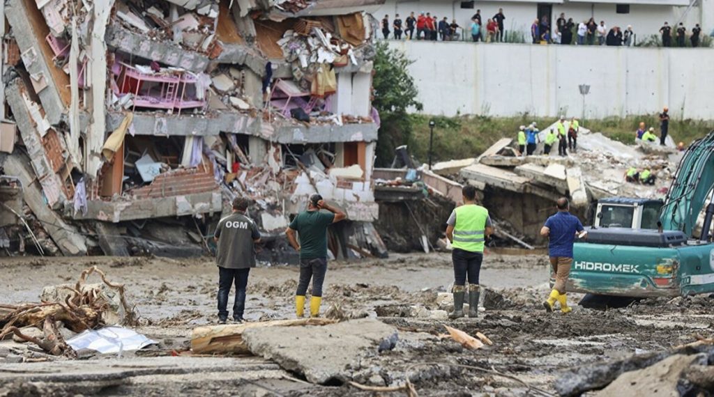 Kastamonu’daki sel felaketinde yıkılan bir binanın müteahhidi hakkında gözaltı kararı