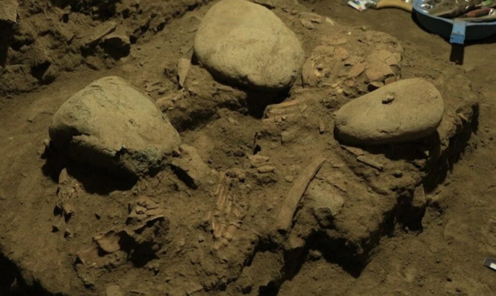 Endonezya’da 7 bin 200 yıl önce ölen kadının DNA örneği keşfedildi