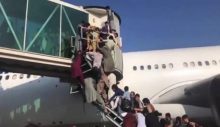 Afganistan’dan kaçış izdihamı! Sivillerin çaresizliği kameralara böyle yansıdı