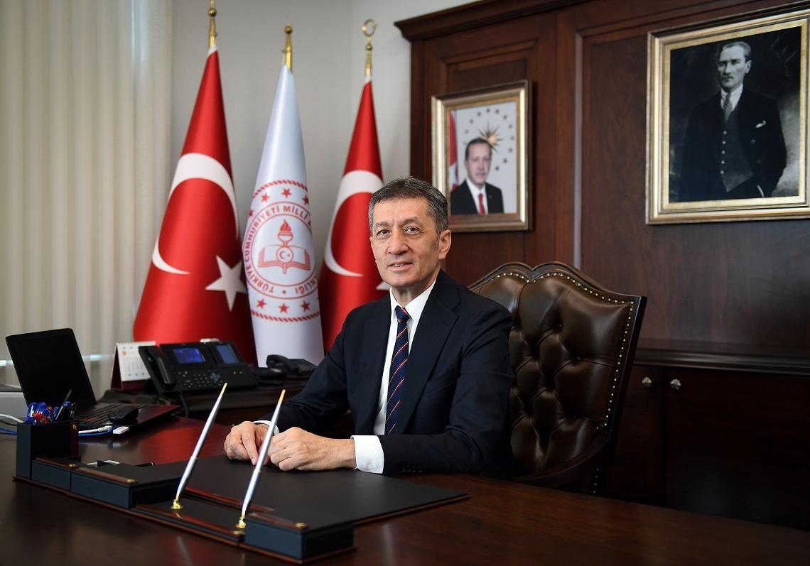 Milli Eğitim Bakanı istifa etti