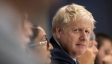 Boris Johnson 3 bakanı görevden aldı