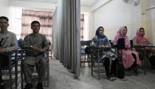 Afgan kadınlar erkeklerle aynı sınıfta okuyamayacak