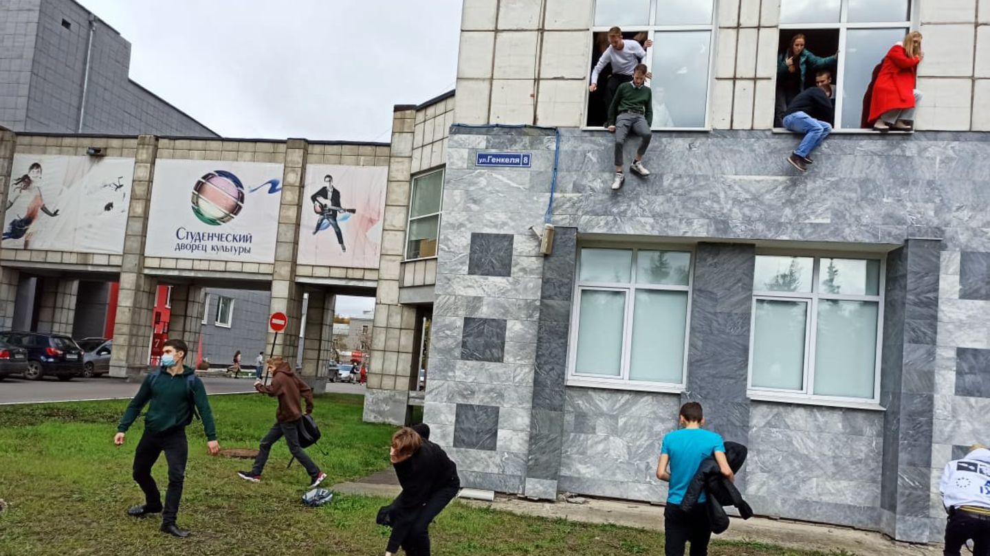 Rusya’da üniversiteye silahlı saldırı!