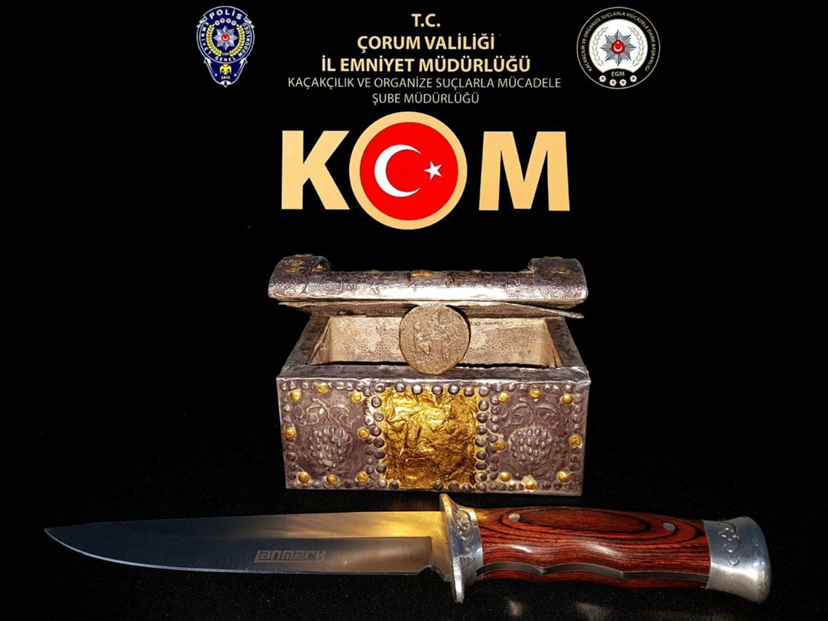 corumda-hz-suleymana-ait-oldugu-degerlendirilen-altin-kaplama-sandik-ele-gecirildi_9a3cb92