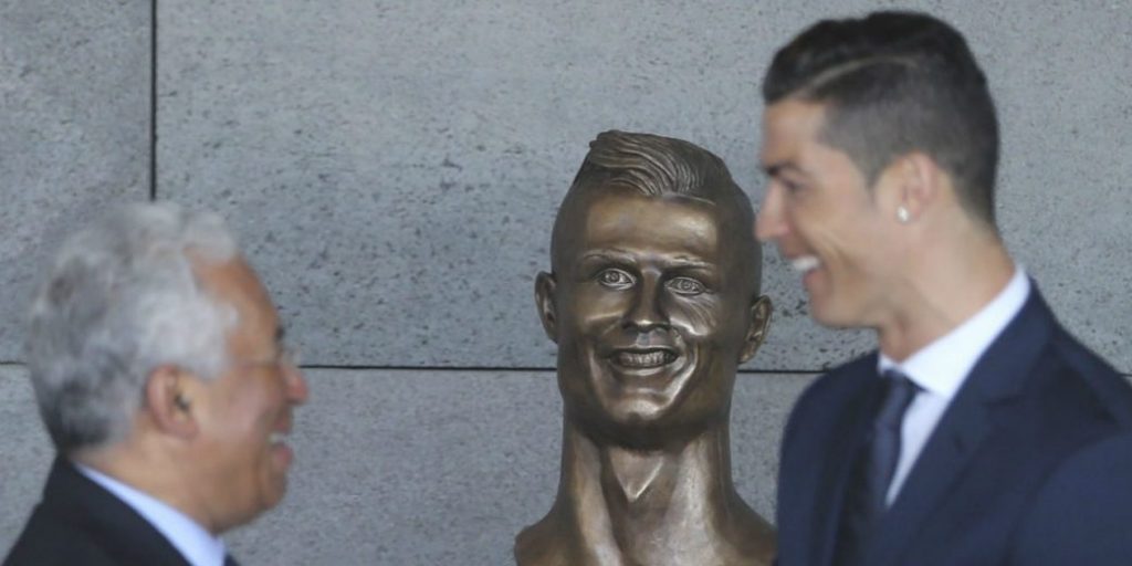 Portekizli futbolcu Cristiano Ronaldo’nun Hindistan’da, Portekiz’in eski sömürgesi Goa’da açılan heykeli görüş ayrılıklarına sebep oldu.