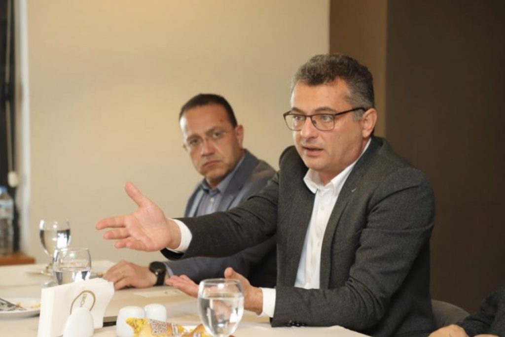 33F98CC2-EDD7-48C1-A860-4475C61865D0