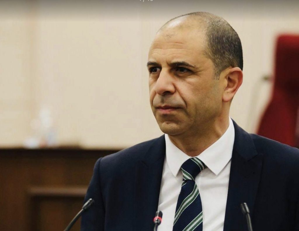 67F62AA2-45B2-4038-A7D5-AF04E38D165C