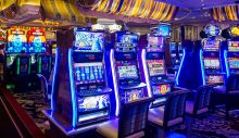Kumarhanede olay: Slot makinesini yumrukladı!