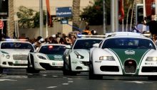 Dubai Polisinin milyon dolarlık araçlarıyla dikkat çekiyor