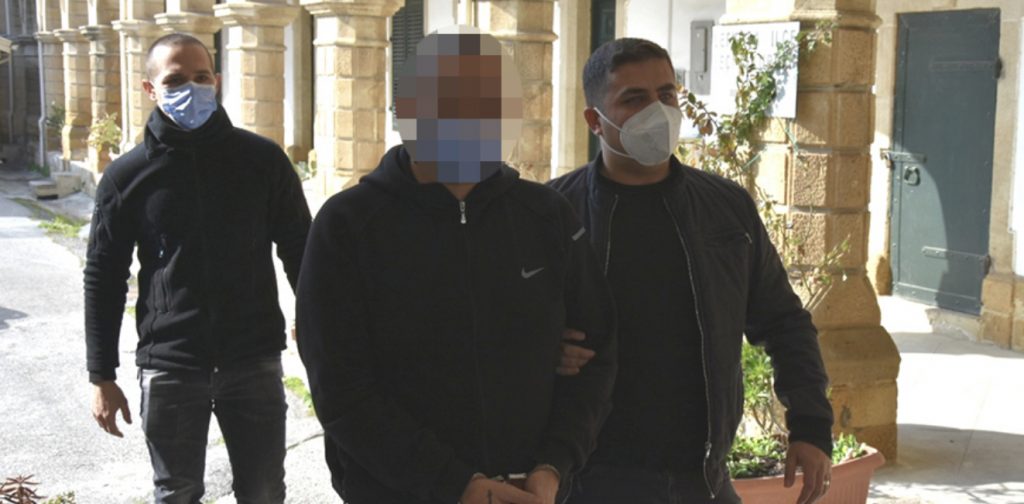 Ofisinde ‘kanunsuz ateşli silah’ bulunduran kişi tutuklandı