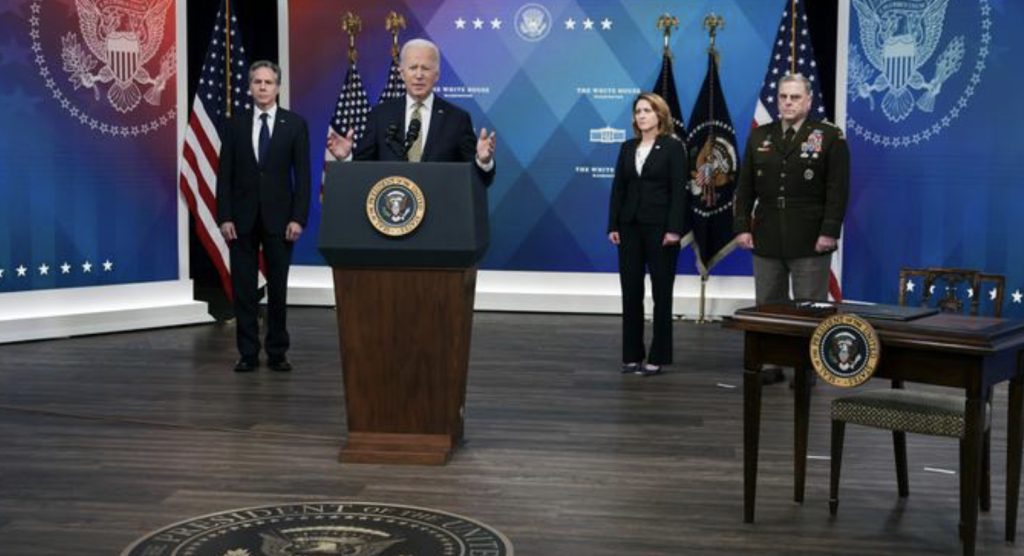 Biden’dan Putin’e: O bir savaş suçlusu